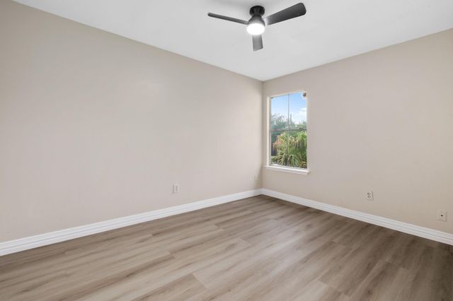 6723 Bayou Crest Drive, Houston, TX 77088