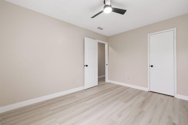 6723 Bayou Crest Drive, Houston, TX 77088