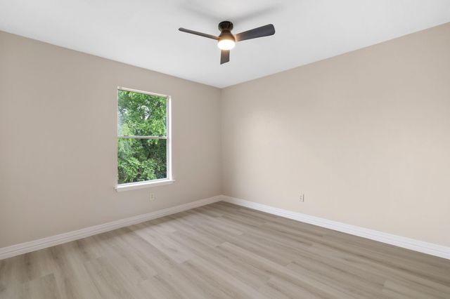 6723 Bayou Crest Drive, Houston, TX 77088