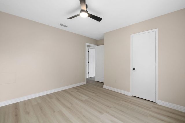 6723 Bayou Crest Drive, Houston, TX 77088