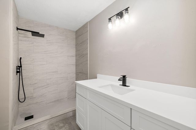 6723 Bayou Crest Drive, Houston, TX 77088