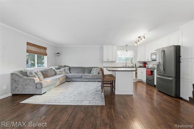 8548 Tim Tam Trail, Flushing, MI 48433