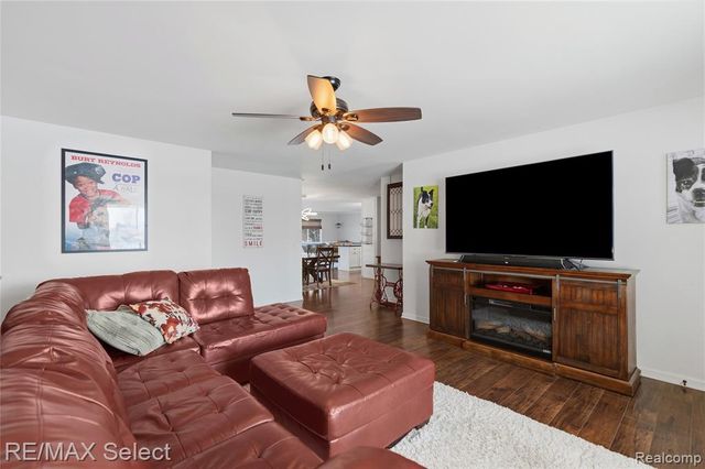 8548 Tim Tam Trail, Flushing, MI 48433