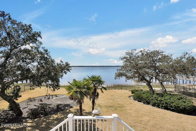 9004 Saint Stephens Place, Wilmington, NC 28412