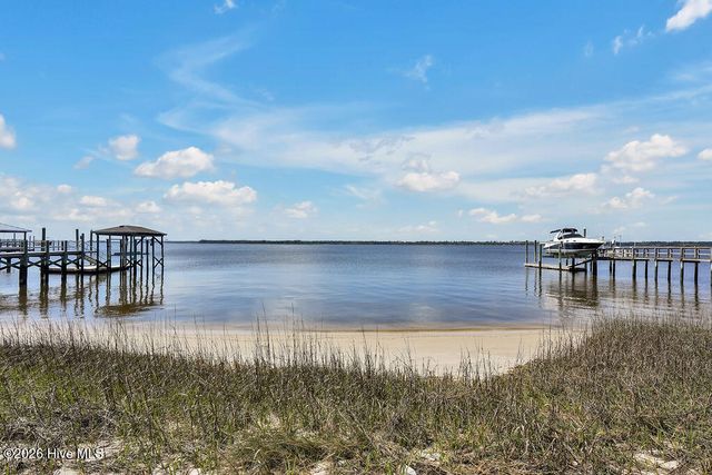 9004 Saint Stephens Place, Wilmington, NC 28412