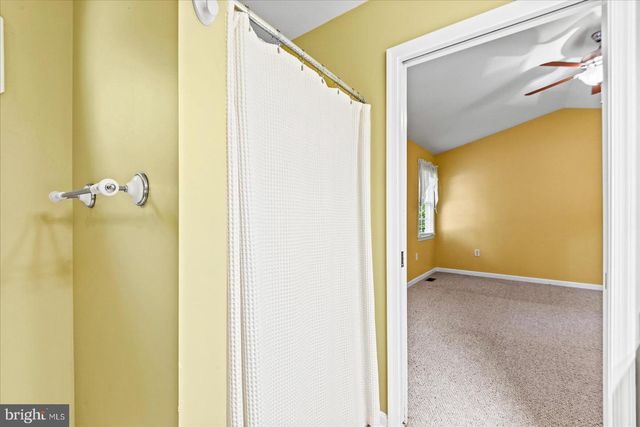 18084 HARDING DR, Bowling Green, VA 22427