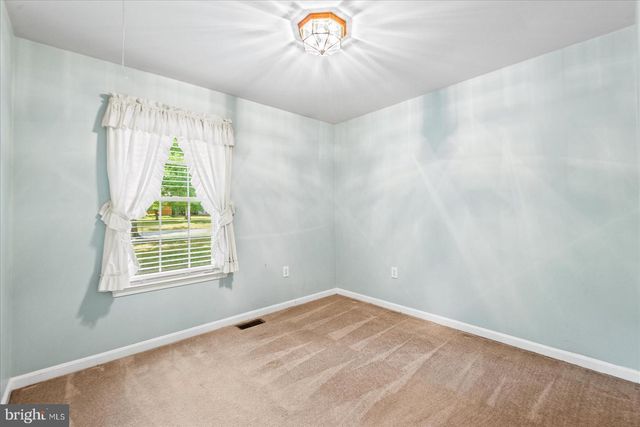 18084 HARDING DR, Bowling Green, VA 22427