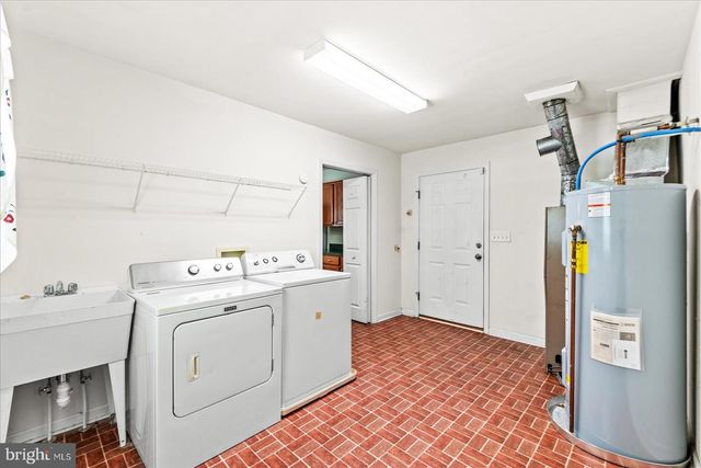 18084 HARDING DR, Bowling Green, VA 22427