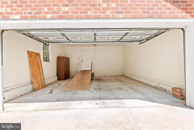 18084 HARDING DR, Bowling Green, VA 22427