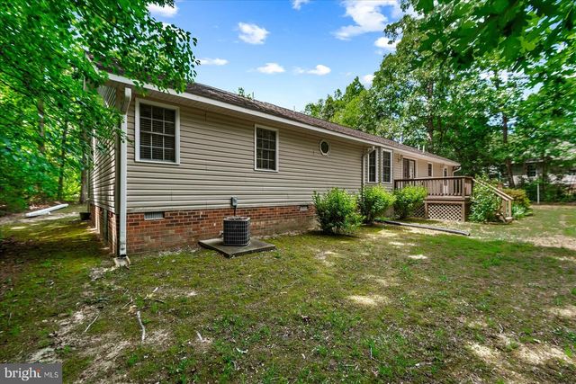 18084 HARDING DR, Bowling Green, VA 22427