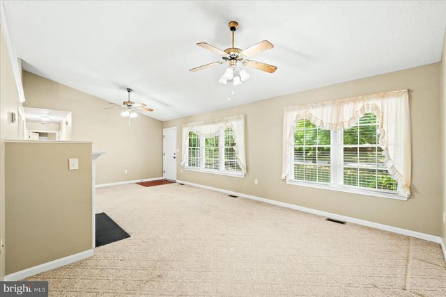 18084 HARDING DR, Bowling Green, VA 22427