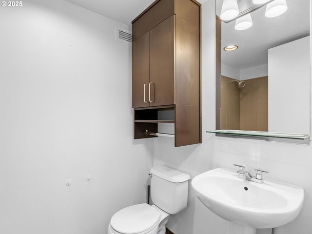 255 Sw HARRISON St 3C, Portland, OR 97201