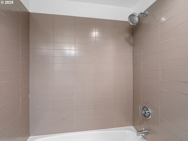 255 Sw HARRISON St 3C, Portland, OR 97201