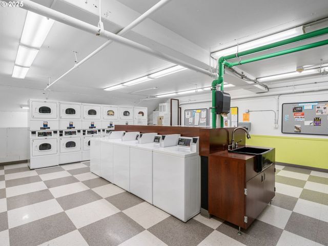 255 Sw HARRISON St 3C, Portland, OR 97201