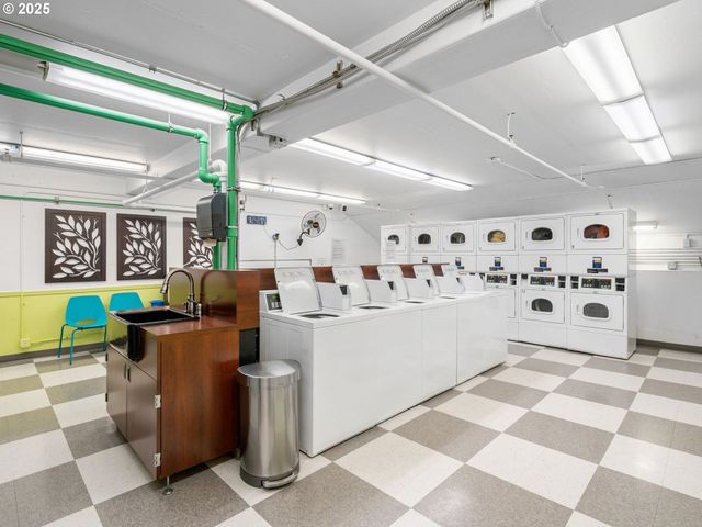 255 Sw HARRISON St 3C, Portland, OR 97201