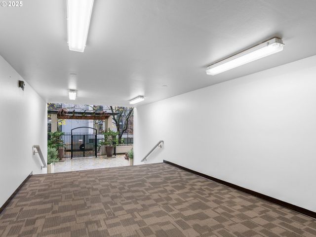 255 Sw HARRISON St 3C, Portland, OR 97201