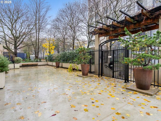 255 Sw HARRISON St 3C, Portland, OR 97201