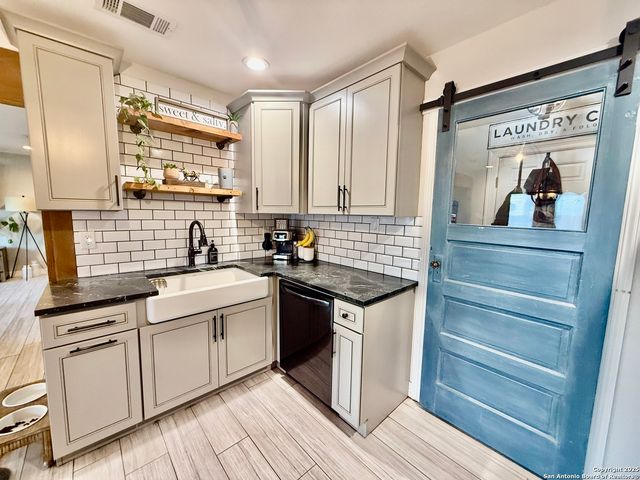 5 Brieley, San Antonio, TX 78250