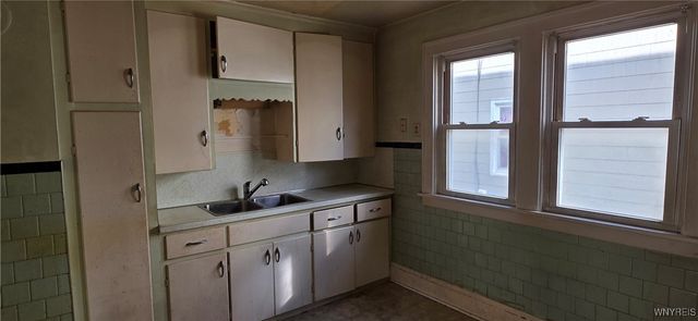 87 Eiseman Avenue, Tonawanda, NY 14217