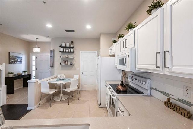 15616 Marcello CIR, Naples, FL 34110
