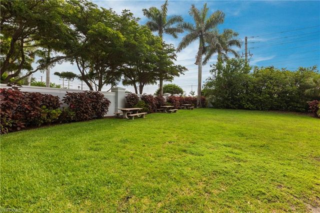 15616 Marcello CIR, Naples, FL 34110