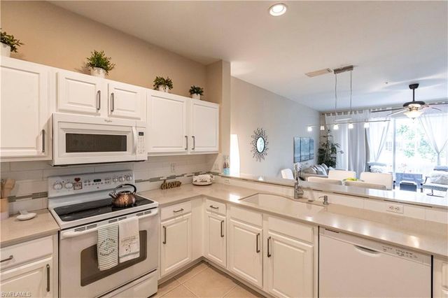 15616 Marcello CIR, Naples, FL 34110