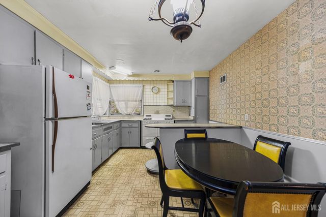317 Magnolia Street, Highland Park, NJ 08904