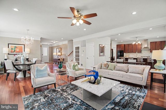 24794 SOMERBY DR, Chantilly, VA 20152