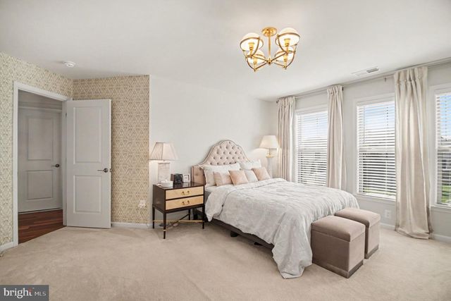 24794 SOMERBY DR, Chantilly, VA 20152