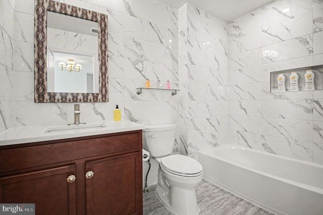 24794 SOMERBY DR, Chantilly, VA 20152