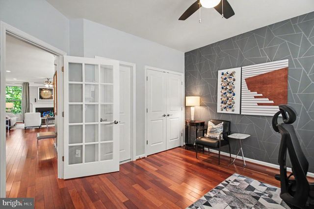 24794 SOMERBY DR, Chantilly, VA 20152