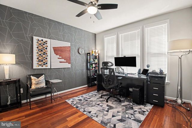 24794 SOMERBY DR, Chantilly, VA 20152