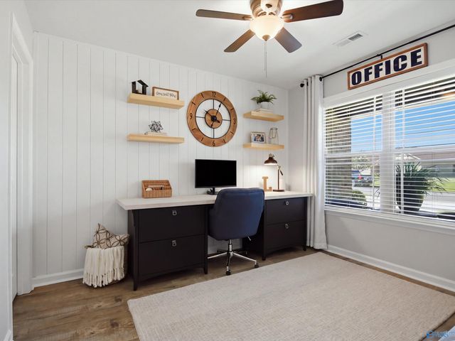 136 Chestnut Cove, Owens Cross Roads, AL 35763