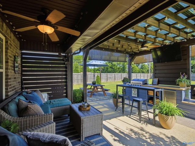 136 Chestnut Cove, Owens Cross Roads, AL 35763