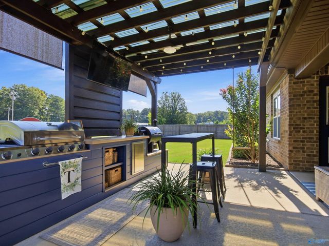 136 Chestnut Cove, Owens Cross Roads, AL 35763