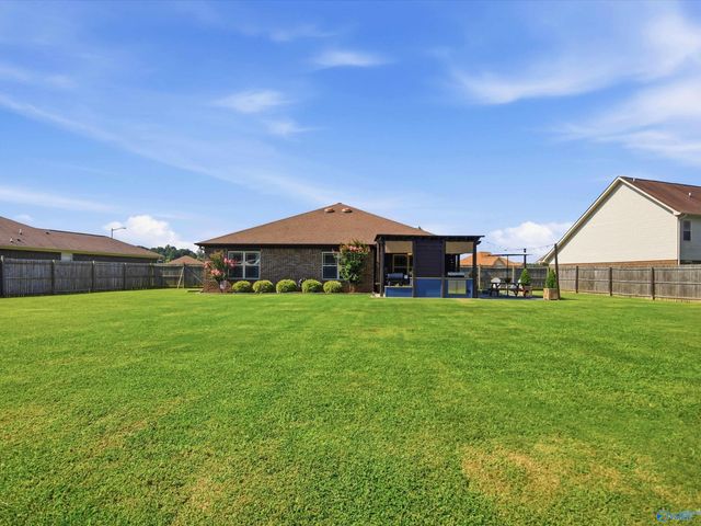 136 Chestnut Cove, Owens Cross Roads, AL 35763