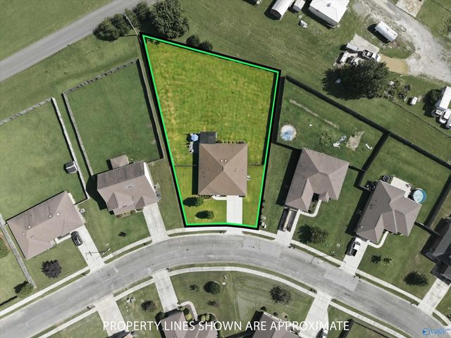 136 Chestnut Cove, Owens Cross Roads, AL 35763