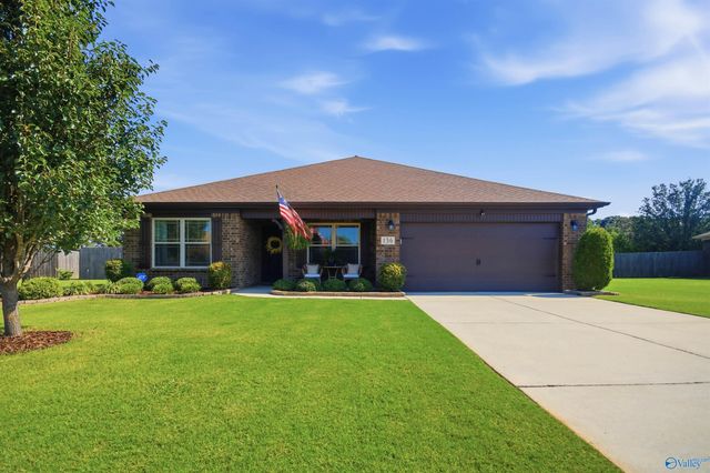 136 Chestnut Cove, Owens Cross Roads, AL 35763