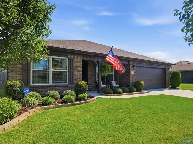 136 Chestnut Cove, Owens Cross Roads, AL 35763