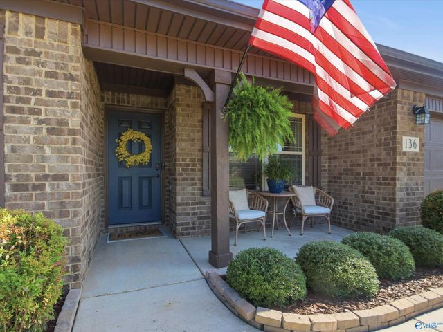 136 Chestnut Cove, Owens Cross Roads, AL 35763
