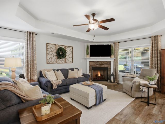 136 Chestnut Cove, Owens Cross Roads, AL 35763