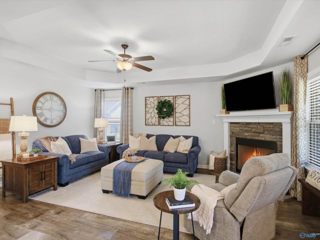 136 Chestnut Cove, Owens Cross Roads, AL 35763
