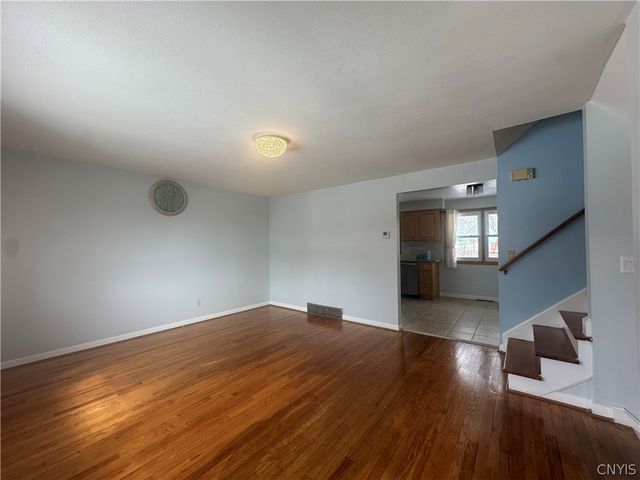 412 Sunflower Drive, Salina, NY 13088