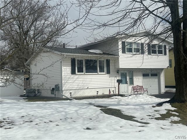 412 Sunflower Drive, Salina, NY 13088