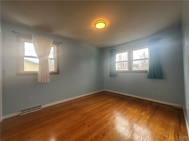 412 Sunflower Drive, Salina, NY 13088