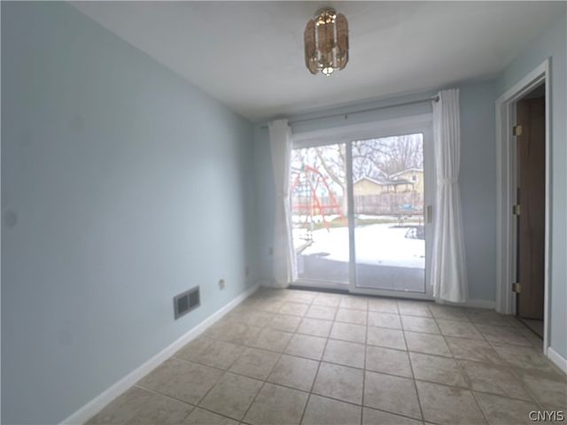 412 Sunflower Drive, Salina, NY 13088