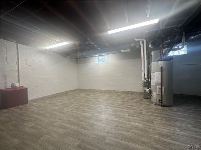 412 Sunflower Drive, Salina, NY 13088