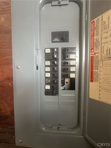 412 Sunflower Drive, Salina, NY 13088