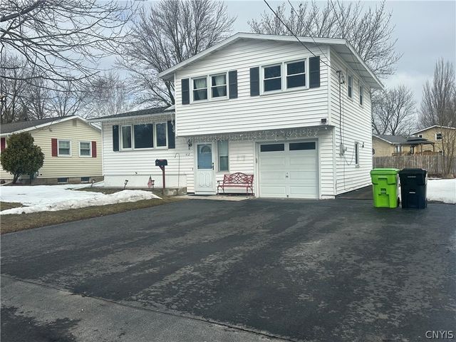 412 Sunflower Drive, Salina, NY 13088