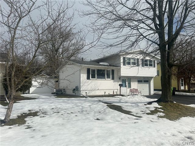 412 Sunflower Drive, Salina, NY 13088